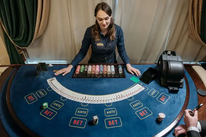 Professional dealer at a card table with chips – is JLPUB legit checklist